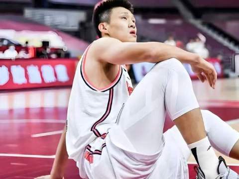 广东宏远告别朱芳雨，喜迎周鹏回归