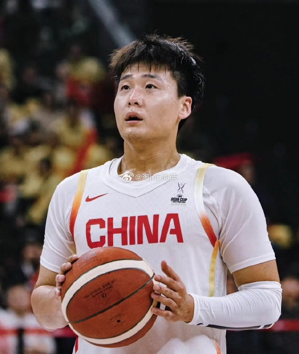 杨瀚森绝杀黎巴嫩！中国男篮新领袖浮出水面