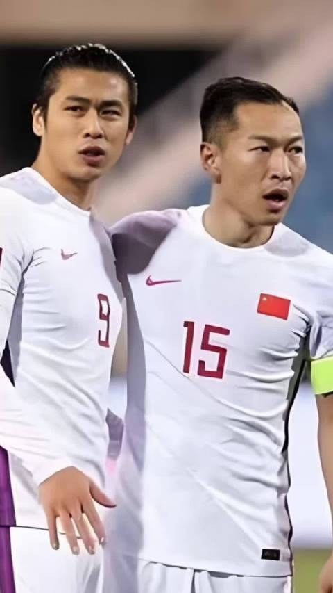 0-0！国足逼平伊朗，手握4分+出线主动权，张玉宁一脸不甘心