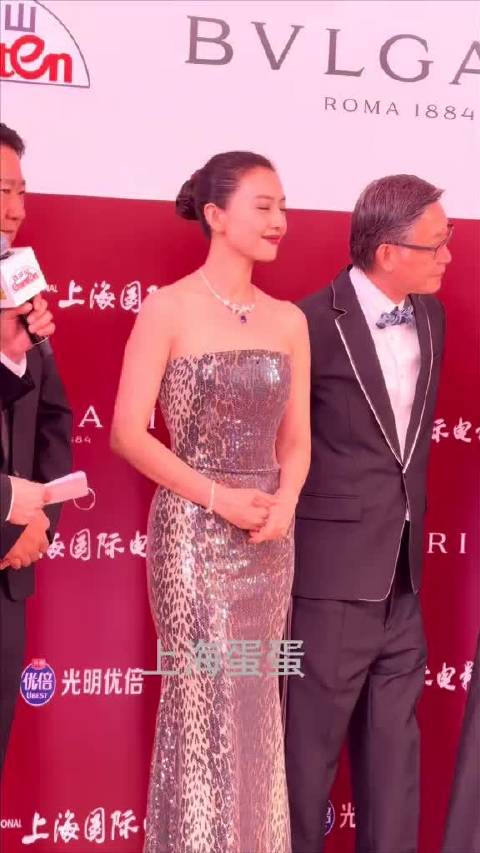 岁月不败美人，45岁高圆圆 美丽依旧 优雅依旧