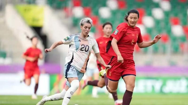 轮休主力避开巴西却止步16强：中国女足的算盘为何落空？