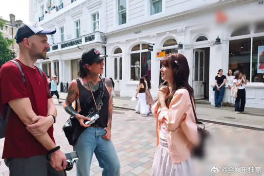 赵昭仪独立策划巴士地推，海外营销应对挑战