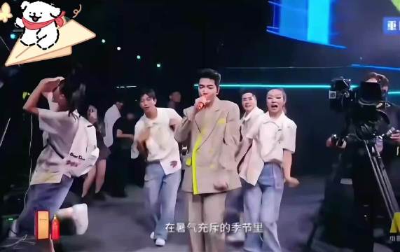 这位网友要不还是管管吧 人家是真唱 萧敬腾稳到被怀疑假唱，说明唱的很好了