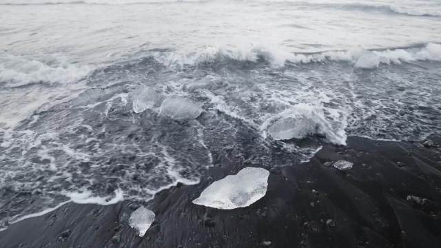 中国新能源车穿越冰岛无人区，极速之旅记录孤独旷野