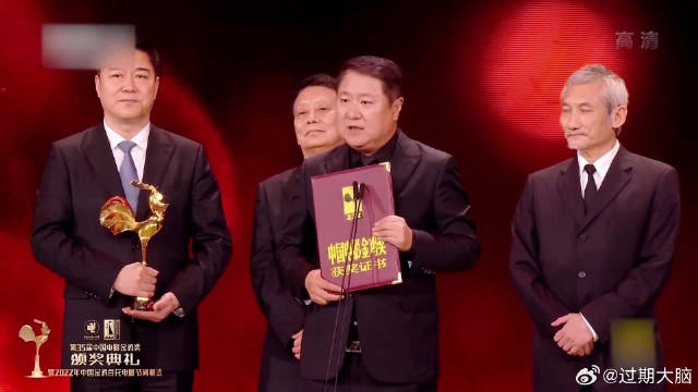 陈妍希柳岩同框差距太大！陈妍希整个人都吹起来了，比柳岩胖几圈