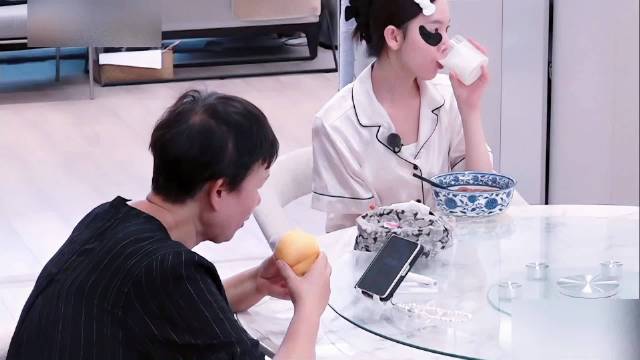 本以为是温馨煽情风 陈瑶 ｜我家那闺女 陈瑶妈妈尊重陈瑶的主体性