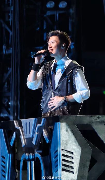 谢霆锋全开麦演唱黄种人，五千年终于轮到我上场