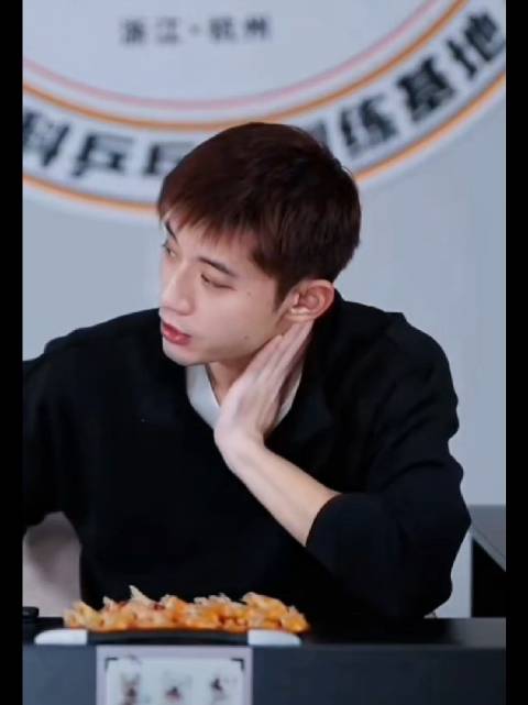 粉丝剪辑张继科视频，称其漂亮老婆