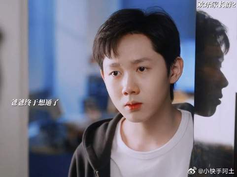 爸爸最后为了十五，为了尊重他的选择同意出国了