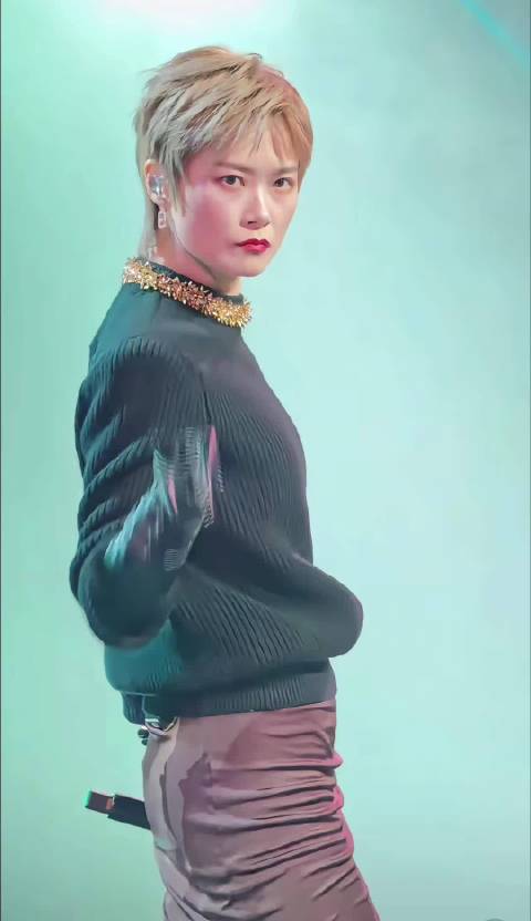 李宇春湾区升明月演唱冬季来的女人，唱功获赞