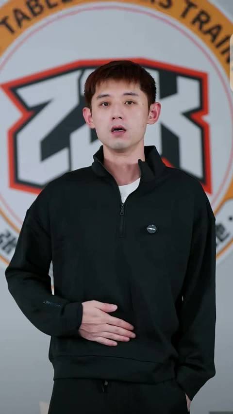 肚肚……嘿嘿…… “你们没有这么快截屏吧……” 感觉要把衣服摩擦起火的小可