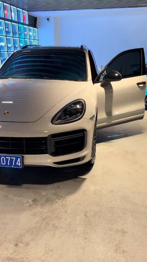 为什么保时捷这么贵 还有这么多人买？