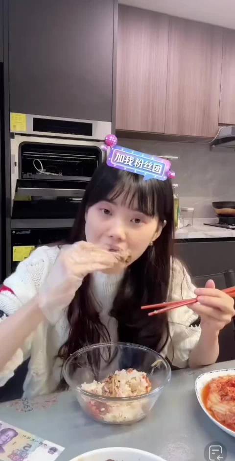 井迪儿井迪明星芭比果 这俩真的太好玩了 哈哈哈哈一见面就掐 一分开又想