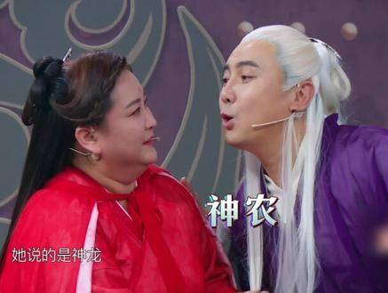 贾玲在关晓彤与唐艺昕的轮番“围剿”下濒临交卷，答案几乎要脱口而出
