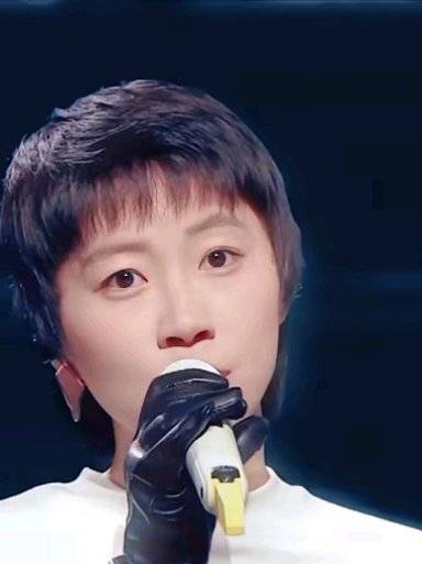 窦靖童真的是越来越火了…