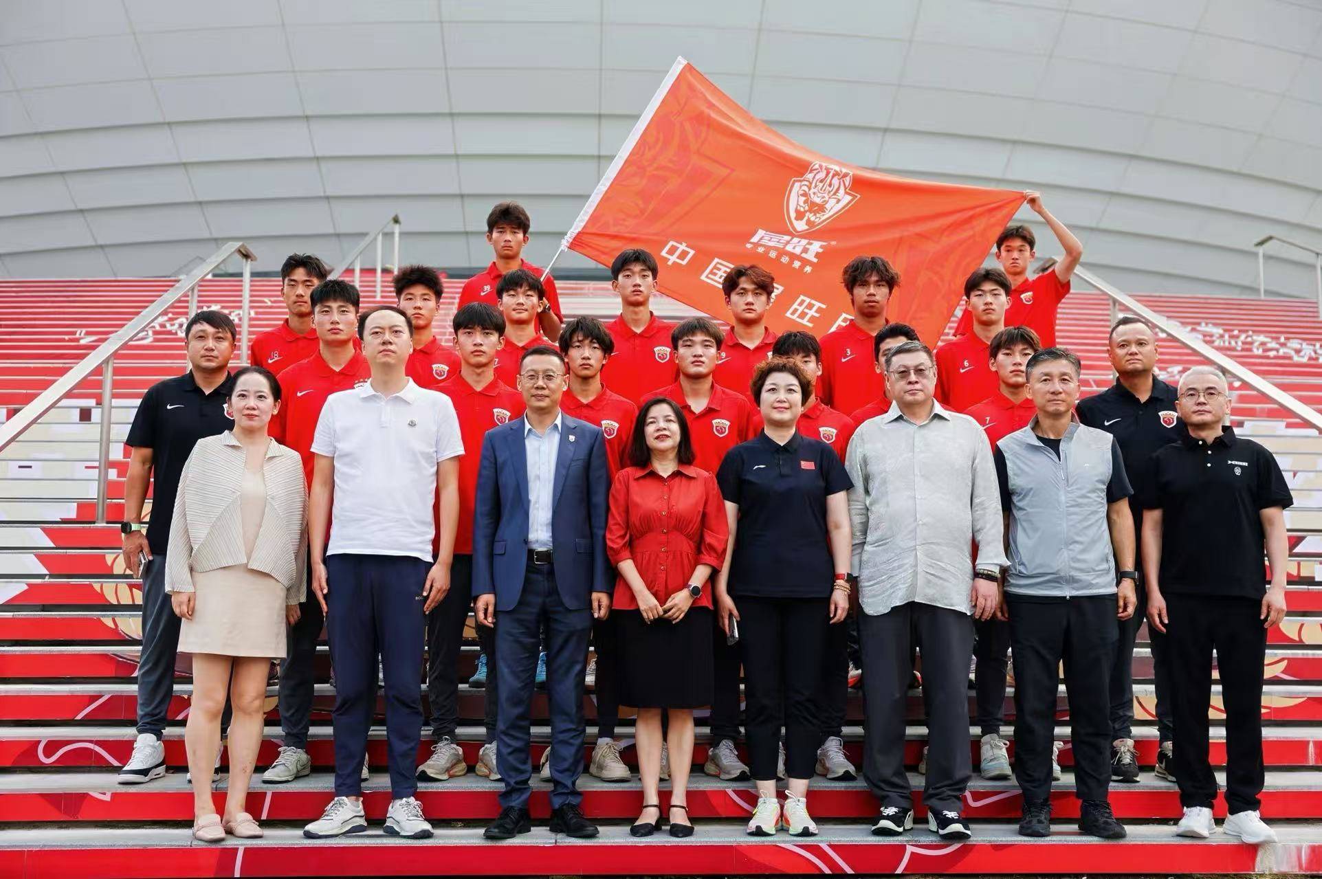 上海海港U17前往欧塞尔训赛五个月，将参加法国希望挑战赛