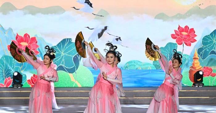 第七届海峡客家中秋晚会在“客家祖地”福建龙岩举行 第七届海峡客家中秋晚会在“客家祖地”福建龙岩举行