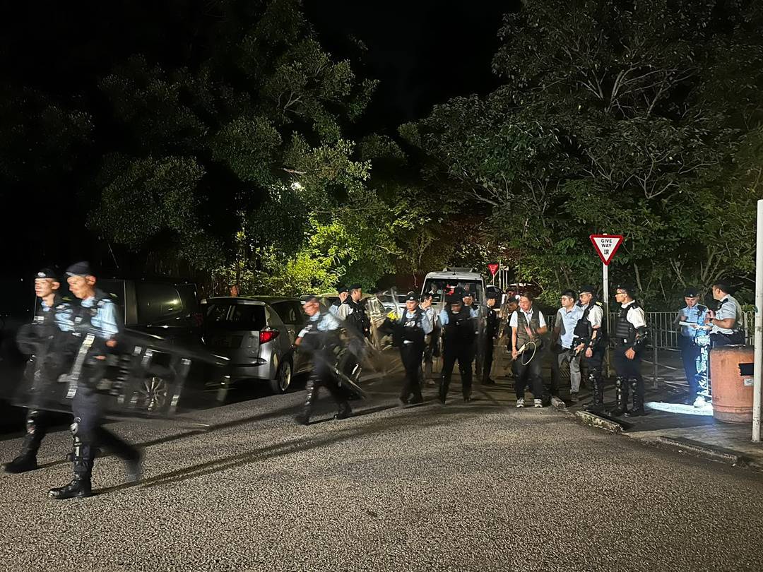 香港一月内疑发生两起犬只袭人致死案件,警方与渔护署捕获3只流浪犬正查其身份芯片 香港一月内疑发生两起犬只袭人致死案件,警方与渔护署捕获3只流浪犬正查其身份芯片