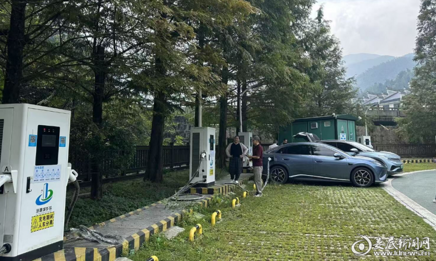 中国石化娄底石油分公司：涟源市龙山停车场充电站正式投营