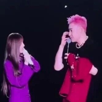 潘玮柏演唱会上感谢王心凌“救命之恩”：以为是胖了，幸好她细心发现，才及时救命
