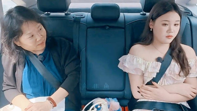 张家齐妈妈忘记敲门言论翻车，13克项链未给女儿引争议