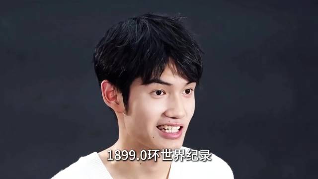 盛李豪已夺三金，今日再战50米三姿