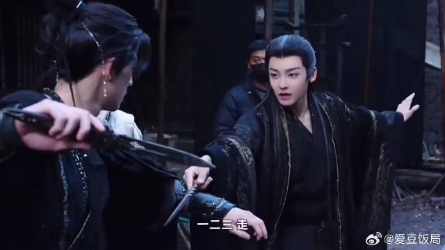 认真设计远舟动作的侯明昊可太帅啦