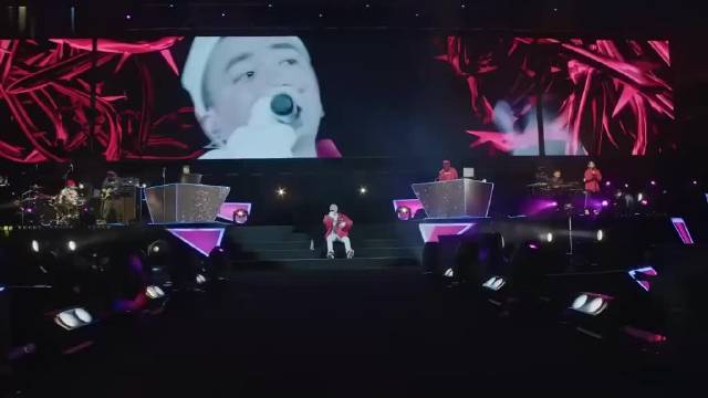 陈小春演唱会唱新歌，观众失望称白花八百
