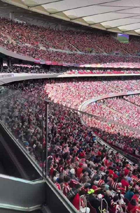 上周末刚刚结束的西甲第7轮马德里德比的比赛…