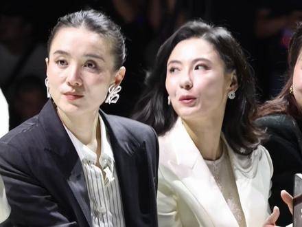 宋佳四十五岁，张柏芝四十六岁，风格迥异，美得毫不雷同