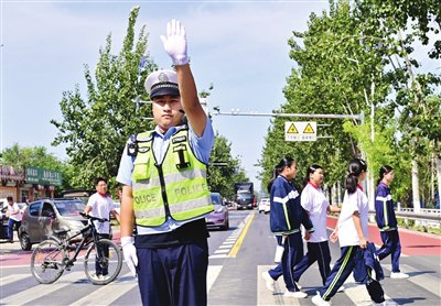 33所村镇校前路安全感满满