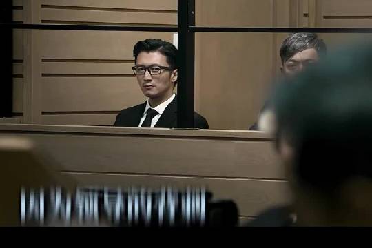 前途无量的警界之星遭领导被刺甩锅，锒铛入狱蹲了五年苦窑 甄子丹