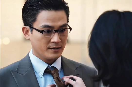 林看山身负潜伏使命，将财产留给金丽娜