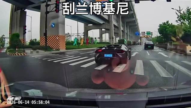 考考你的交通法，兰博基尼车主和视频车主，谁负全（主）责？