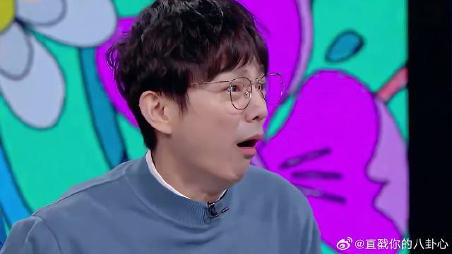 何炅尝试喝苦瓜汁，怎料直接苦出表情包，太难了