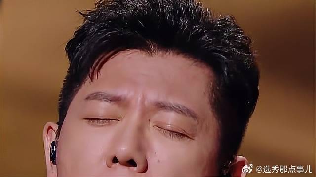 胡海泉谢春花演唱《送你一朵小红花》，燃爆全场