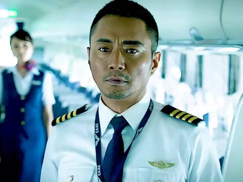 惊险来袭万米高空绝境求生，看超神机长如何力挽狂澜