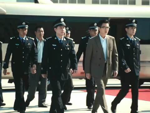 命运太捉弄人！军情局引以为傲的王牌居然是我方卧底教出来的…