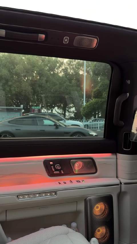 现在没有隐私保护的车都看不上了哈哈