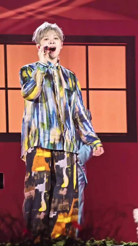 尤长靖吉克隽逸现场学民族舞，许下明年对决目标