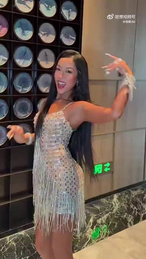 李昂输出信念感金句那段反复回看，吉克隽逸笑得停不下来也太真实了