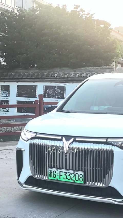 923 哥哥下班啦 萌萌大对视 ！ 侯明昊容尘子