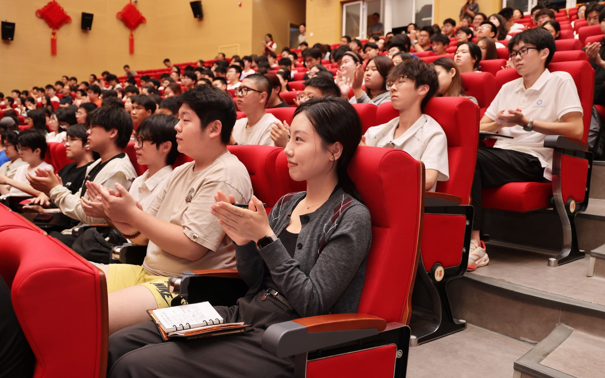 产业人才走进北京信息科技大学,诠释一线“创新密码” 产业人才走进北京信息科技大学,诠释一线“创新密码”
