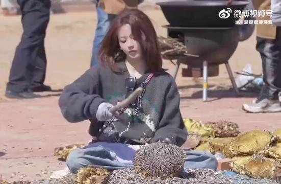 杨超越：我当明星就是为了不干活，结果你让老娘到节目里干活