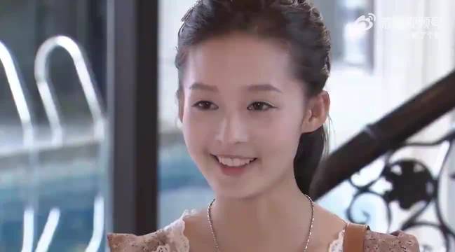 父亲为了荣华富贵竟抛弃女儿，多年后两父女竟以这种方式见面