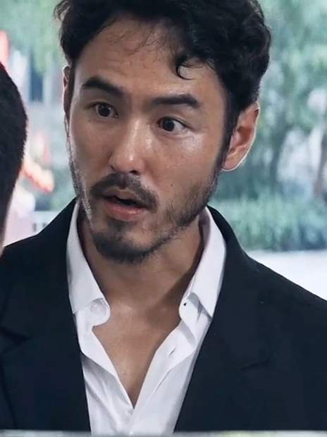 主动投案排长队，顺手清除了榜首与次席大佬