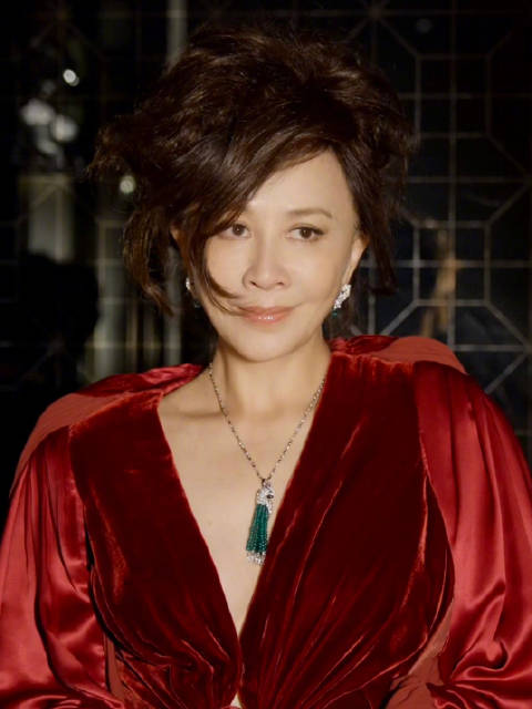 刘嘉玲爱笑，采访中笑声不下二十次