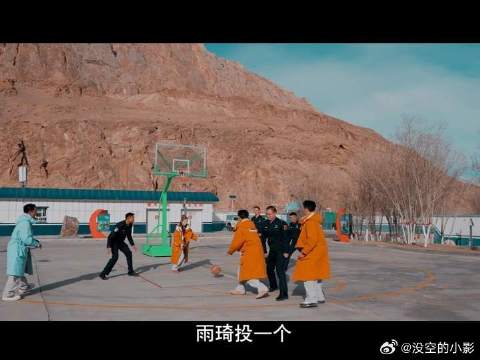 李晨曾在路上救过一个人