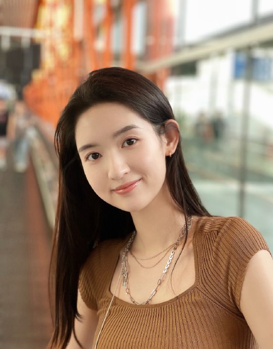 他们两个是和平分手挺好的啊 各自安好！结果不重要 过程幸福开心就好！