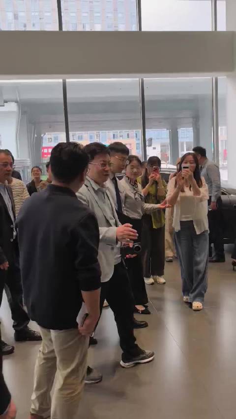 余承东巡店表示四界将获更充足资源，智界RX等9月28日上市